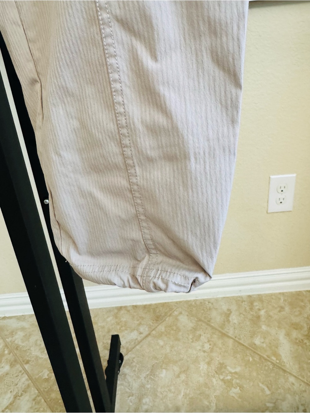 Kirkland Signature Women's Track Joggers - Light Beige - Picture 6 of 7